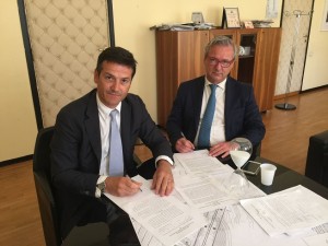 il Direttore Divisione Passeggeri Regionale Trenitalia, Orazio Iacono, e l’Assessore Regionale Trasporti, Giovanni Pizzo.  