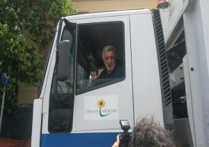 sindaco_su_mezzo_messinambiente