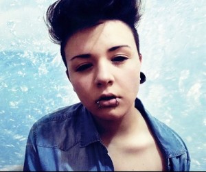 La giovane trovata morta in spiaggia